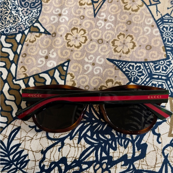 gucci sunglasses - Picture 3 of 5